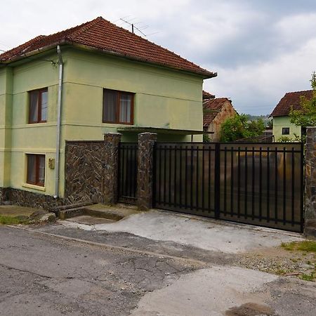Casa Para Hotel Hateg Exterior photo
